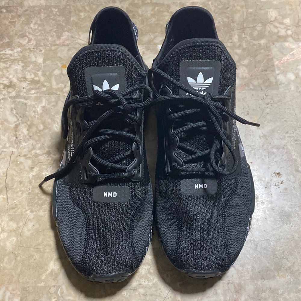 Adidas nmd_r1.v2 8& 1/2